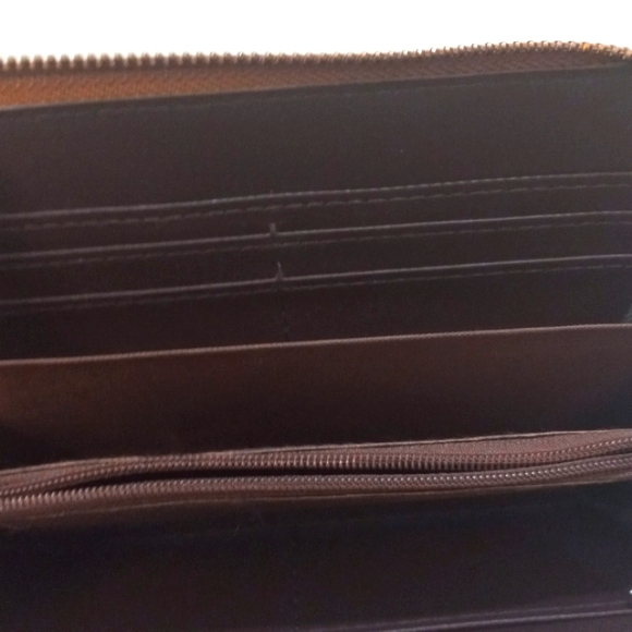 Tan Wallet with Elliptical Cutout W/Shimmering design behind - Picture 6 of 6